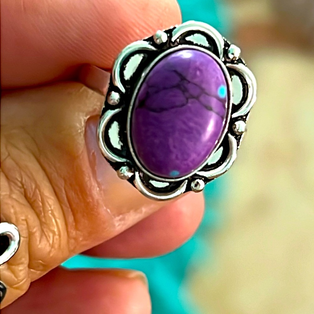 Beautiful purple stone ring size 9